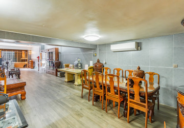 4 Bedroom Townhouse For Rent - Toul Tum Poung 1, Phnom Penh thumbnail