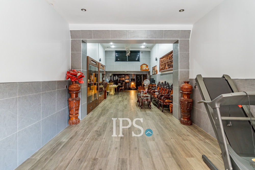 3 Bedroom Townhouse For Rent - Toul Tum Poung 1, Phnom Penh - Image 2