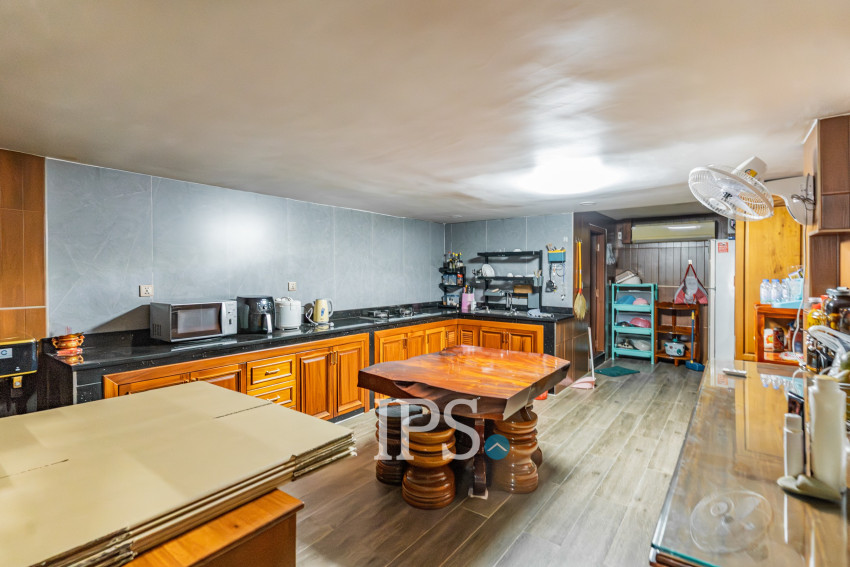 4 Bedroom Townhouse For Rent - Toul Tum Poung 1, Phnom Penh