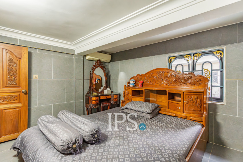 4 Bedroom Townhouse For Rent - Toul Tum Poung 1, Phnom Penh