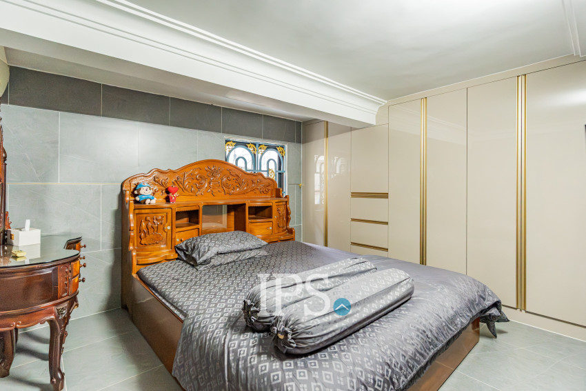 4 Bedroom Townhouse For Rent - Toul Tum Poung 1, Phnom Penh