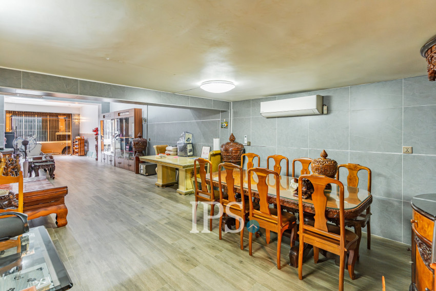 4 Bedroom Townhouse For Rent - Toul Tum Poung 1, Phnom Penh
