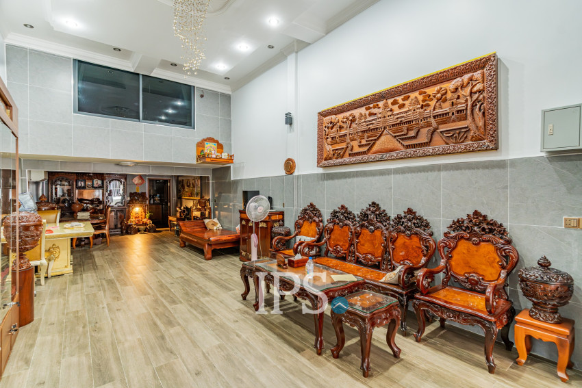 4 Bedroom Townhouse For Rent - Toul Tum Poung 1, Phnom Penh