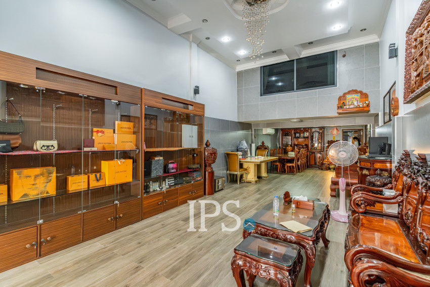 4 Bedroom Townhouse For Rent - Toul Tum Poung 1, Phnom Penh