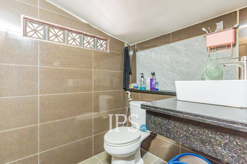 4 Bedroom Townhouse For Rent - Toul Tum Poung 1, Phnom Penh