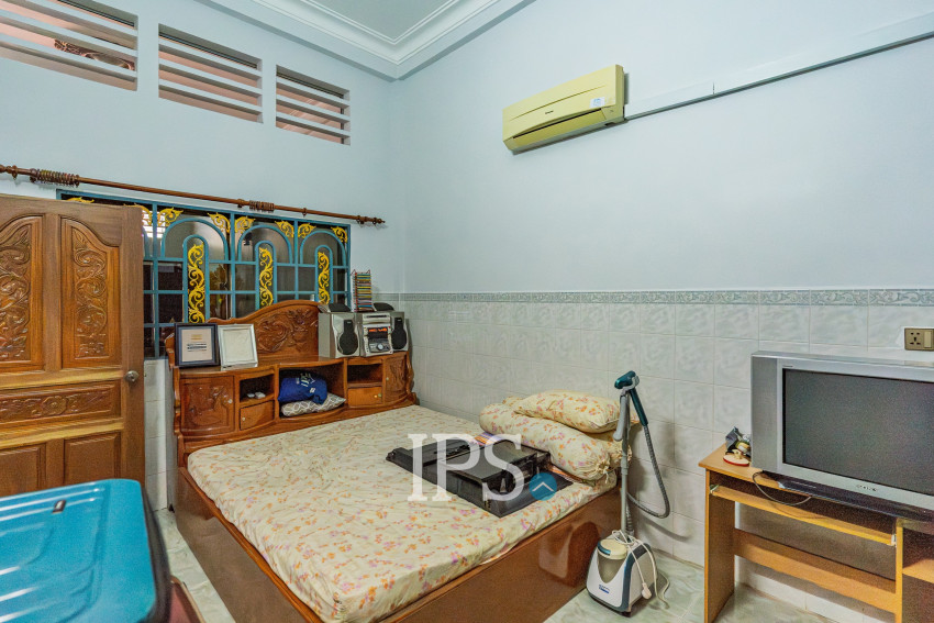 4 Bedroom Townhouse For Rent - Toul Tum Poung 1, Phnom Penh