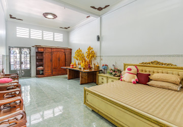 4 Bedroom Townhouse For Rent - Toul Tum Poung 1, Phnom Penh thumbnail