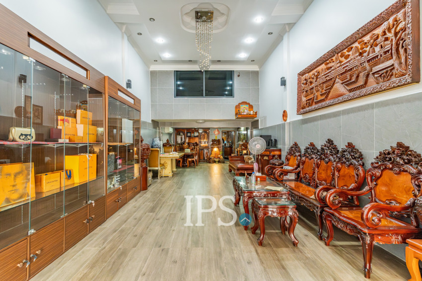 4 Bedroom Townhouse For Rent - Toul Tum Poung 1, Phnom Penh