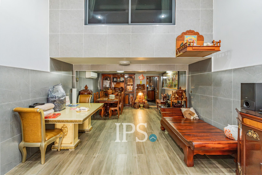 4 Bedroom Townhouse For Rent - Toul Tum Poung 1, Phnom Penh