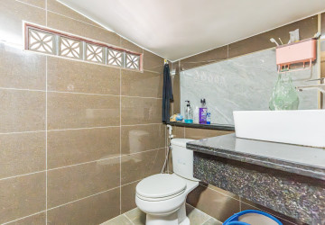 4 Bedroom Townhouse For Rent - Toul Tum Poung 1, Phnom Penh thumbnail