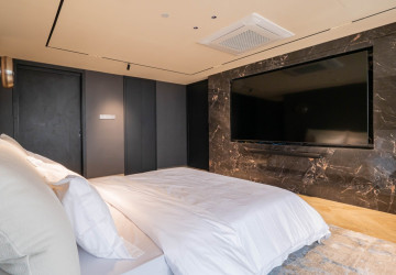 1 Bedroom Condo For Rent - Le Conde, BKK1, Phnom Penh thumbnail