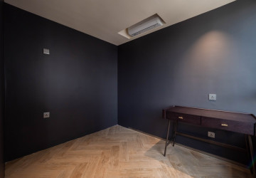 1 Bedroom Condo For Rent - Le Conde, BKK1, Phnom Penh thumbnail