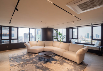 1 Bedroom Condo For Rent - Le Conde, BKK1, Phnom Penh thumbnail