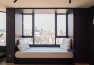 1 Bedroom Condo For Rent - Le Conde, BKK1, Phnom Penh thumbnail