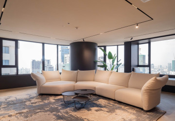 1 Bedroom Condo For Rent - Le Conde, BKK1, Phnom Penh thumbnail