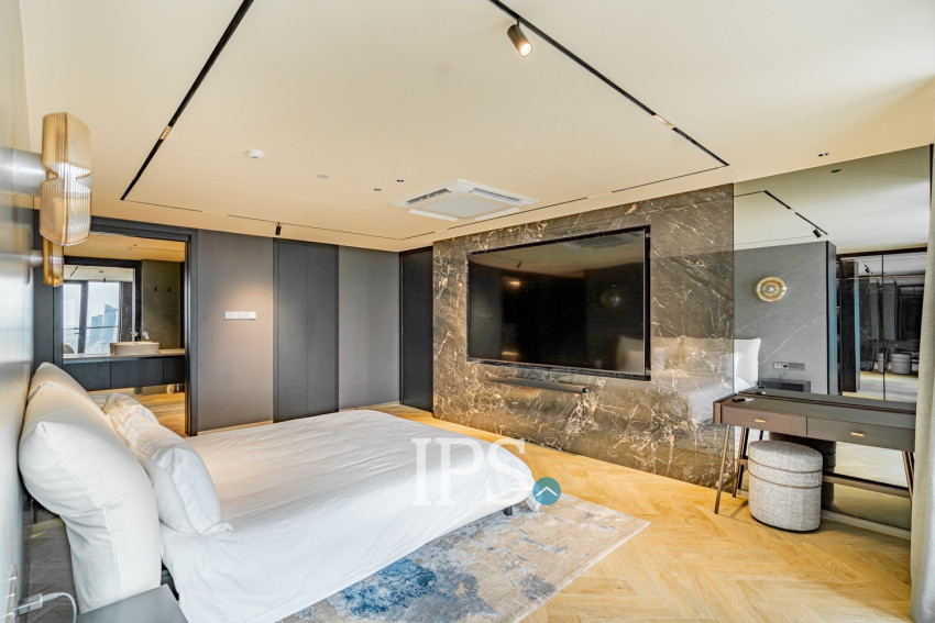 1 Bedroom Condo For Rent - Le Conde, BKK1, Phnom Penh