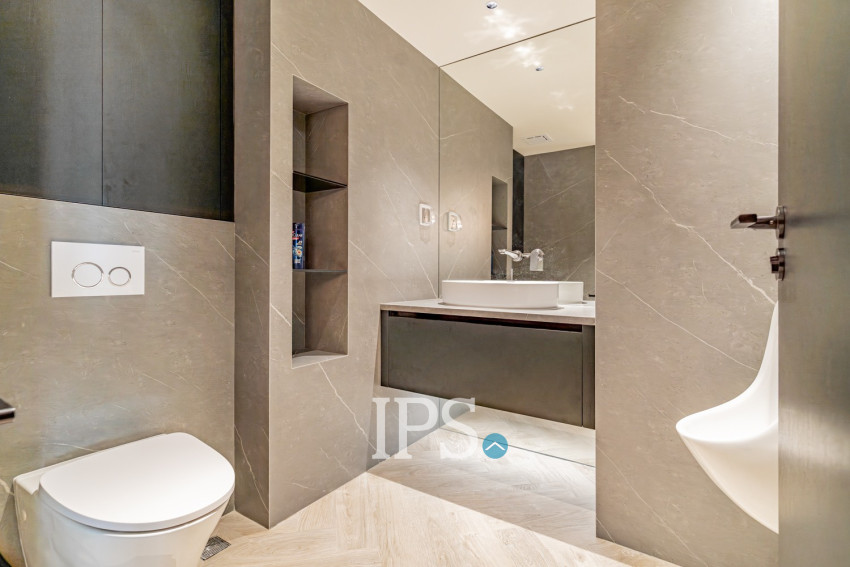 1 Bedroom Condo For Rent - Le Conde, BKK1, Phnom Penh
