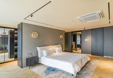 1 Bedroom Condo For Rent - Le Conde, BKK1, Phnom Penh thumbnail