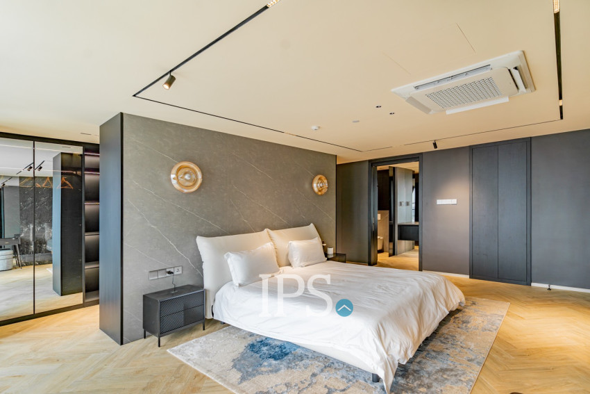 1 Bedroom Condo For Rent - Le Conde, BKK1, Phnom Penh