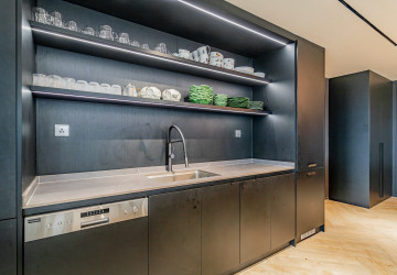1 Bedroom Condo For Rent - Le Conde, BKK1, Phnom Penh thumbnail