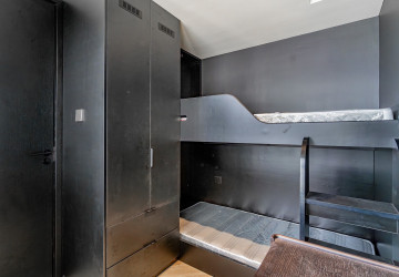 1 Bedroom Condo For Rent - Le Conde, BKK1, Phnom Penh thumbnail