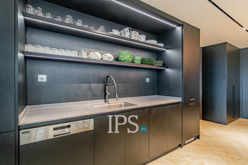 1 Bedroom Condo For Rent - Le Conde, BKK1, Phnom Penh