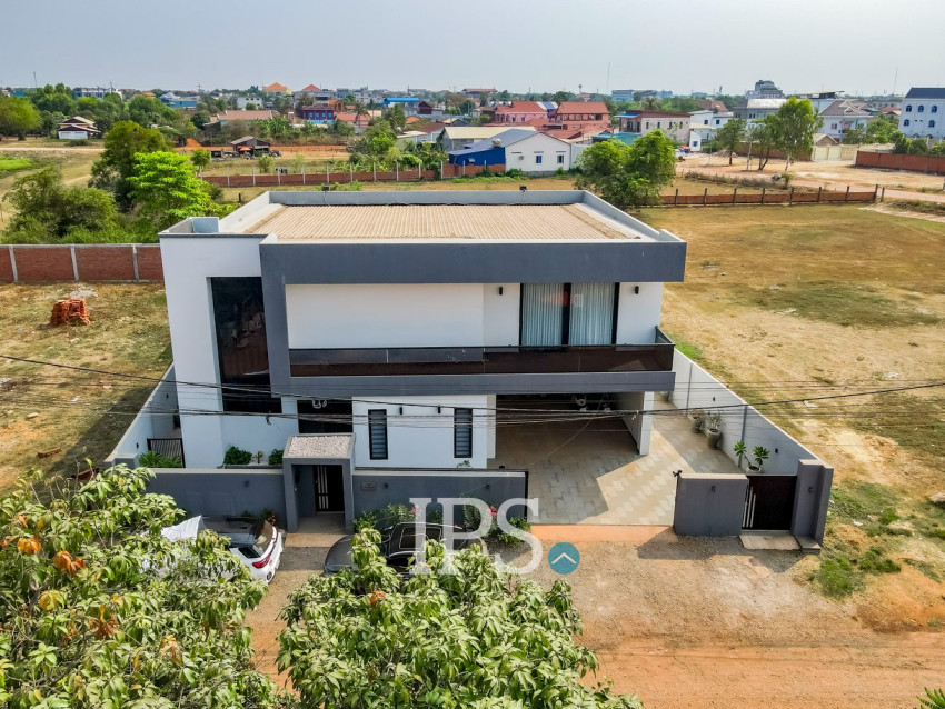 8 Bedroom Multi-Villa Estate For Sale - Chreav, Siem Reap