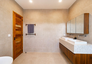 3 Bedroom Villa For Rent - Svay Dangkum, Siem Reap thumbnail