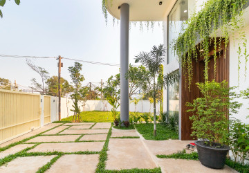 Brand New 3 Bedroom Villa For Sale - Sala Kamreuk, Siem Reap thumbnail