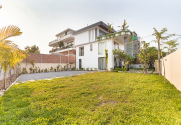 Brand New 3 Bedroom Villa For Sale - Sala Kamreuk, Siem Reap thumbnail