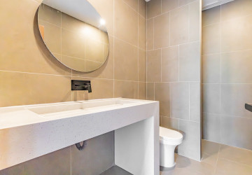 Renovated Triplex 4 Bedroom Apartment For Rent - Chakto Mukh, Phnom Penh thumbnail