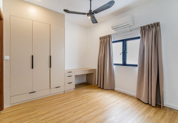 Renovated Triplex 4 Bedroom Apartment For Rent - Chakto Mukh, Phnom Penh thumbnail