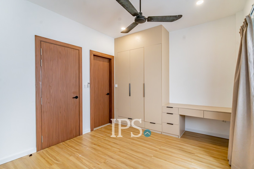 Renovated Triplex 4 Bedroom Apartment For Rent - Chakto Mukh, Phnom Penh