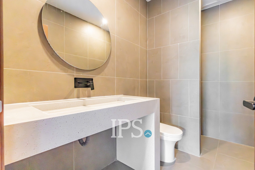 Renovated Triplex 4 Bedroom Apartment For Rent - Chakto Mukh, Phnom Penh