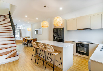 Renovated Triplex 4 Bedroom Apartment For Rent - Chakto Mukh, Phnom Penh thumbnail