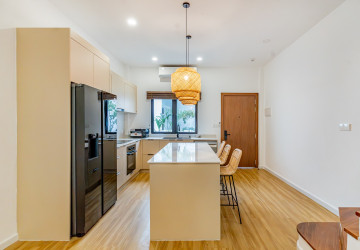 Renovated Triplex 4 Bedroom Apartment For Rent - Chakto Mukh, Phnom Penh thumbnail