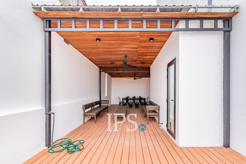 Renovated Triplex 4 Bedroom Apartment For Rent - Chakto Mukh, Phnom Penh