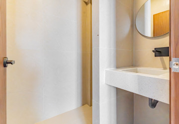 Renovated Triplex 4 Bedroom Apartment For Rent - Chakto Mukh, Phnom Penh thumbnail