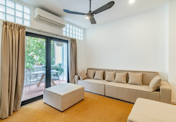 Renovated Triplex 4 Bedroom Apartment For Rent - Chakto Mukh, Phnom Penh thumbnail