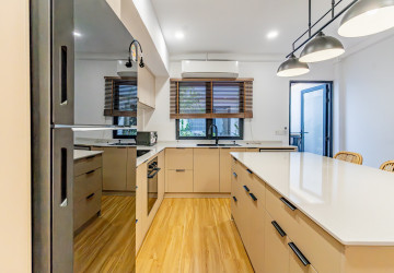 Renovated Duplex 2 Bedroom Apartment For Rent - Chakto Mukh, Phnom Penh thumbnail