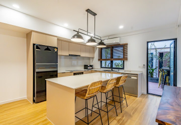 Renovated Duplex 2 Bedroom Apartment For Rent - Chakto Mukh, Phnom Penh thumbnail