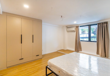 Renovated Duplex 2 Bedroom Apartment For Rent - Chakto Mukh, Phnom Penh thumbnail