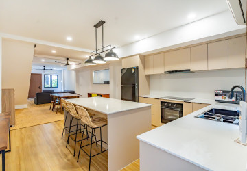 Renovated Duplex 2 Bedroom Apartment For Rent - Chakto Mukh, Phnom Penh thumbnail