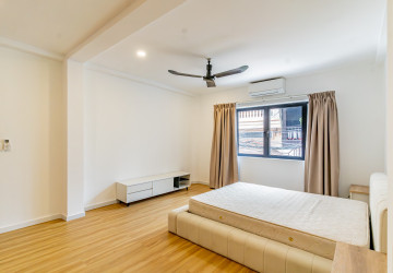 Renovated 1 Bedroom Apartment For Rent - Chakto Mukh, Phnom Penh thumbnail