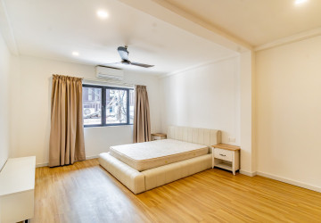 Renovated 1 Bedroom Apartment For Rent - Chakto Mukh, Phnom Penh thumbnail