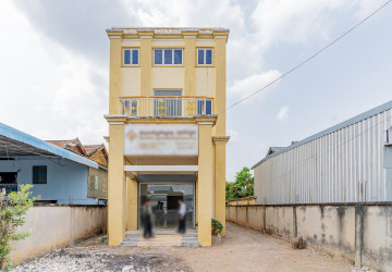 1,530 Sqm Land with Building For Sale - Prek Thmey, Chbar Ampov thumbnail