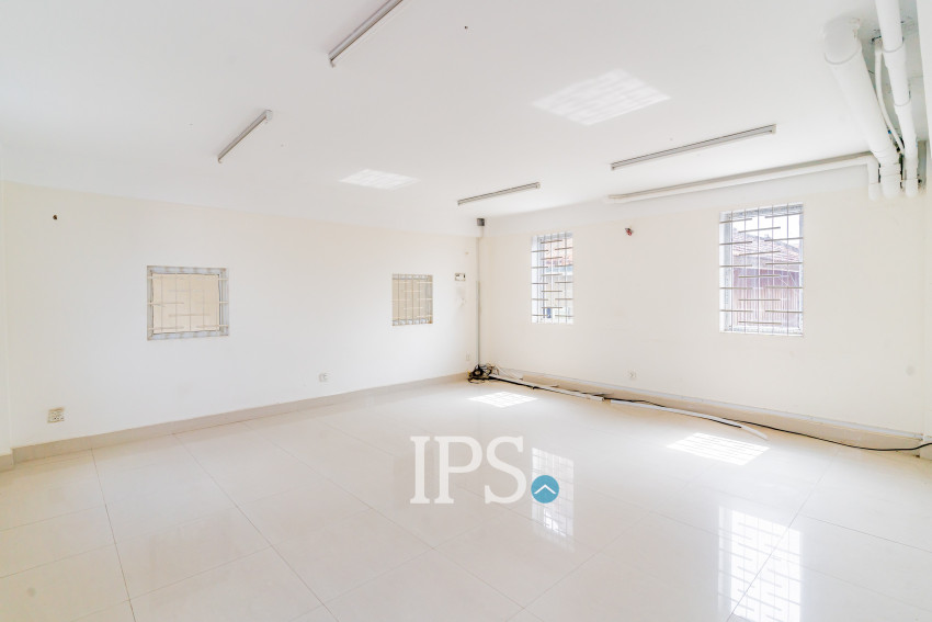 1,530 Sqm Land with Building For Sale - Prek Thmey, Chbar Ampov