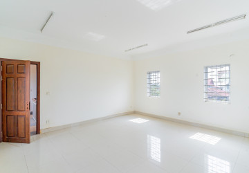 1,530 Sqm Land with Building For Sale - Prek Thmey, Chbar Ampov thumbnail