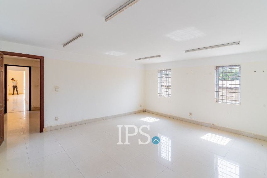 1,530 Sqm Land with Building For Sale - Prek Thmey, Chbar Ampov