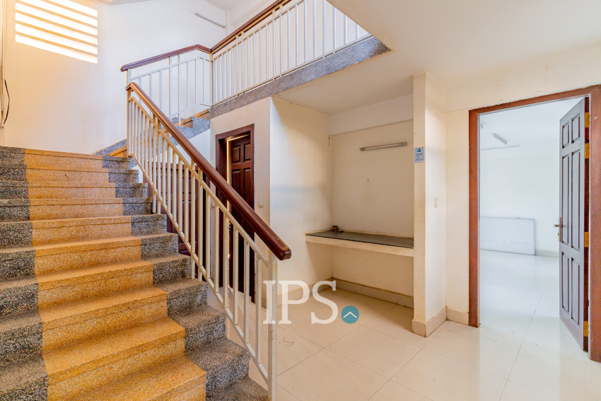 1,530 Sqm Land with Building For Sale - Prek Thmey, Chbar Ampov